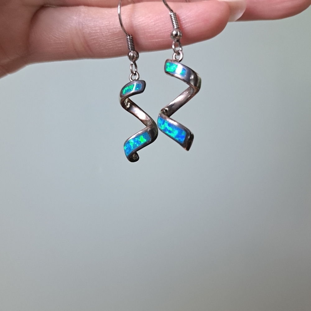 Matching Jewelry Set - Picture 2 of 15